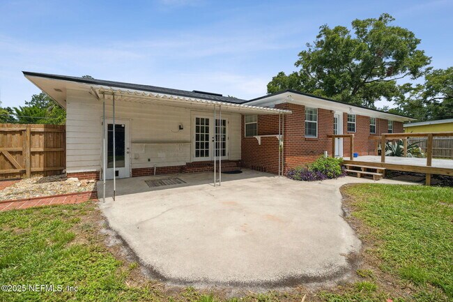 Building Photo - 8056 Catawba Dr