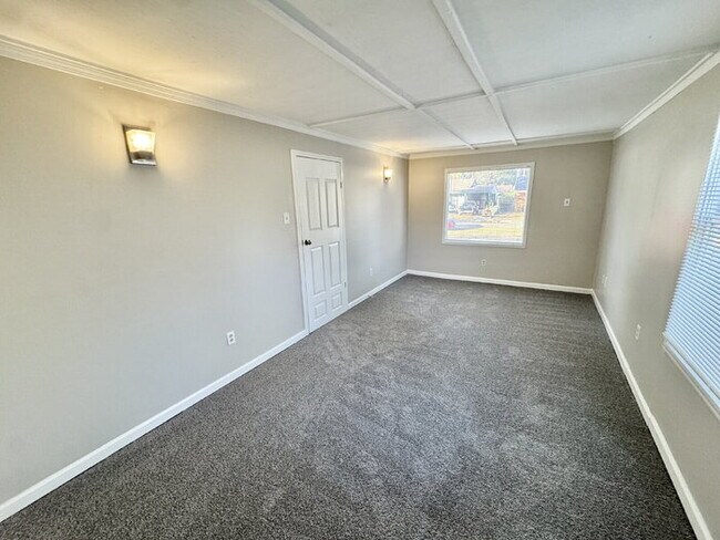 Building Photo - 4093 Barron Ave