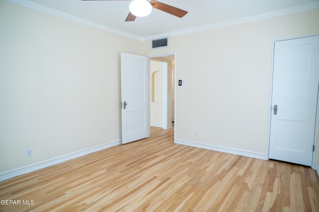 Building Photo - 1211 Mesita Dr