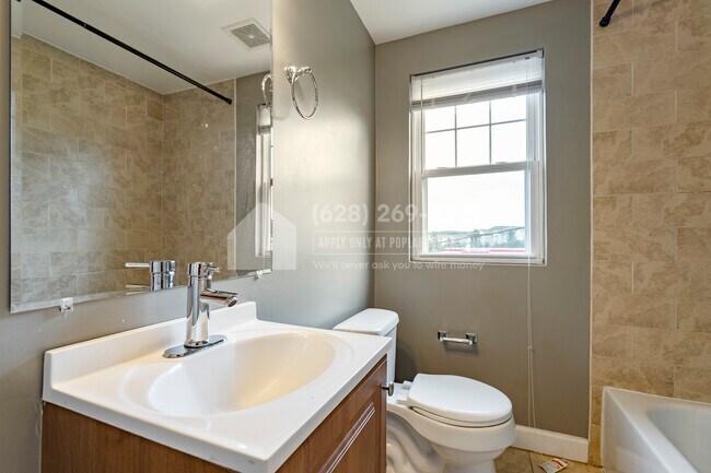 Building Photo - 2614 Kent Village Dr
