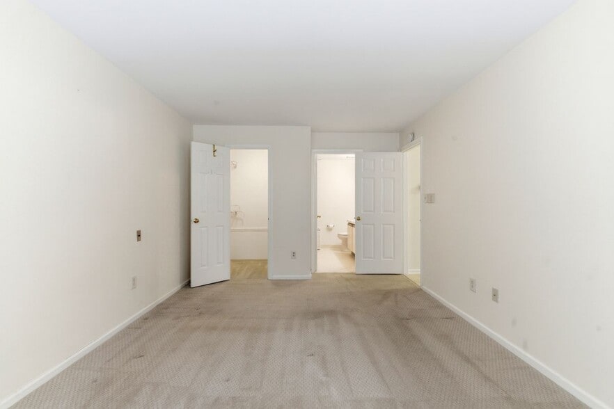 Building Photo - 3403 Waltham Ct