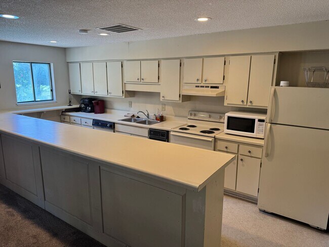 Building Photo - 5005 Wingate Way