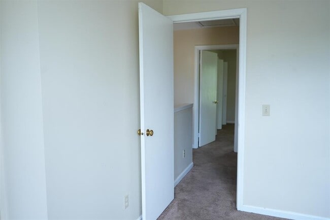 Building Photo - 832 Vine St