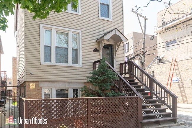 Building Photo - 3144 N Oakley Ave