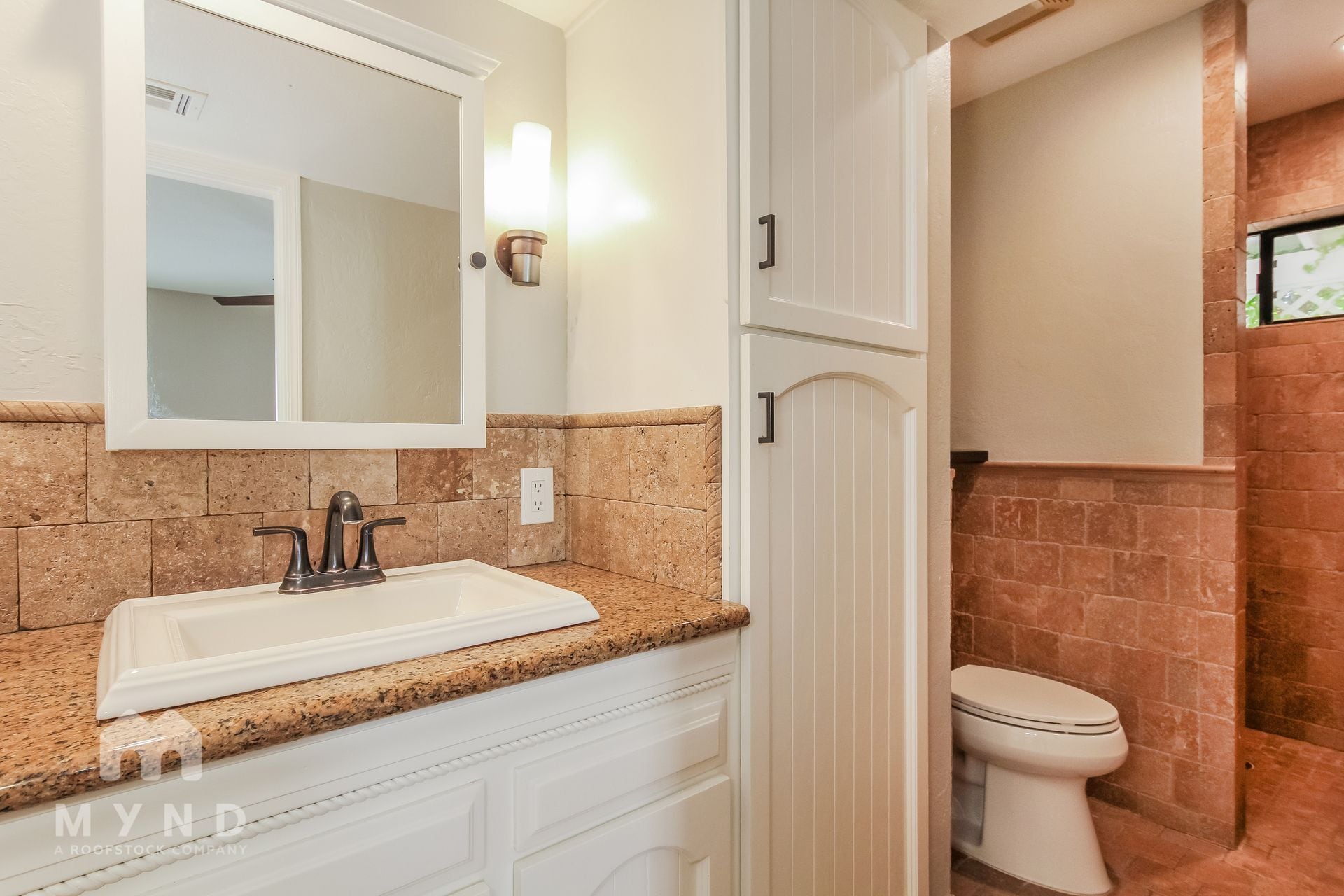 Building Photo - 7043 E Hearn Rd