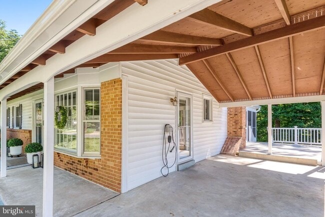 Building Photo - 5019 Fleming Dr