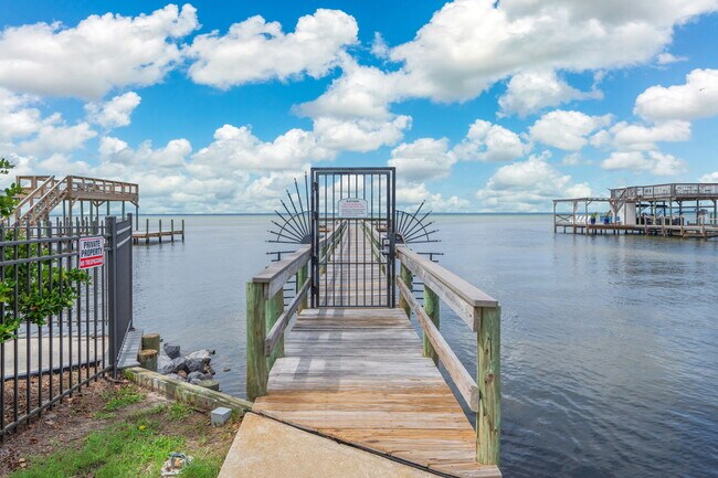 Building Photo - 107 Bay Tree Dr