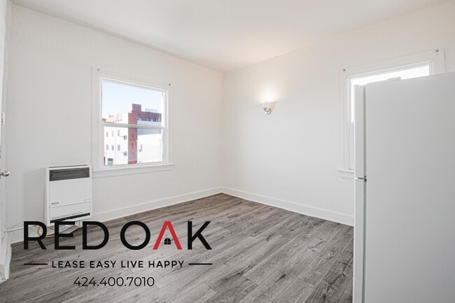 Building Photo - 302 Alexandria Ave