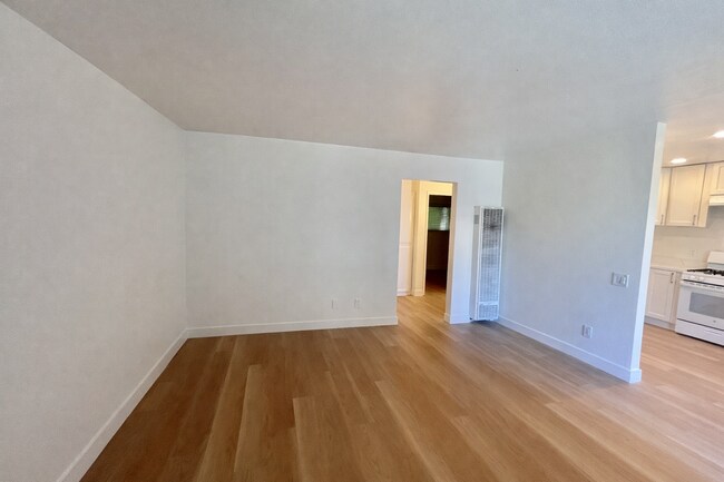 Building Photo - 516 K St