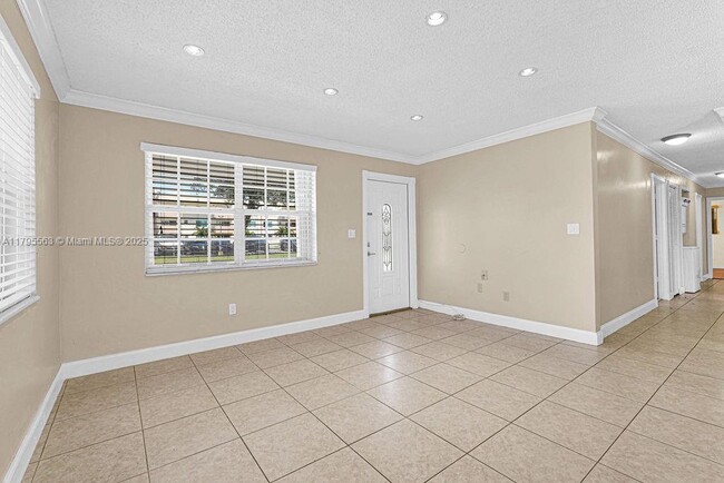 Building Photo - 2400 SW 103rd Ct