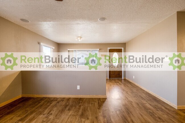 Building Photo - 14104 Turner Pl NE