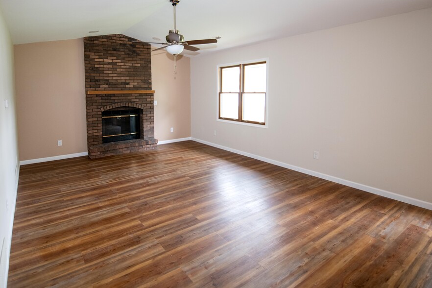 Building Photo - 146 Pierre Pl