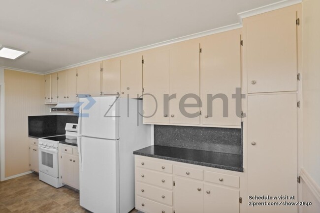 Building Photo - 119 Arroyo Dr
