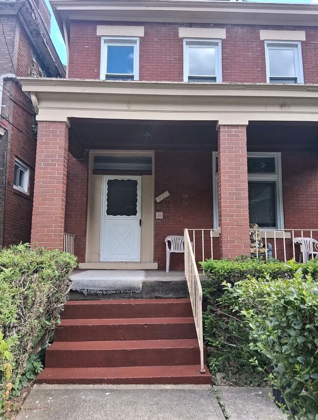Building Photo - 7232 Hermitage St