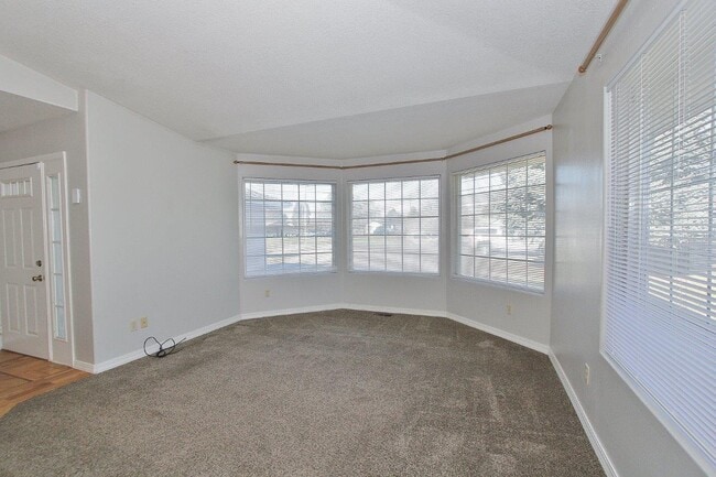 Building Photo - 1563 Sunset Dr