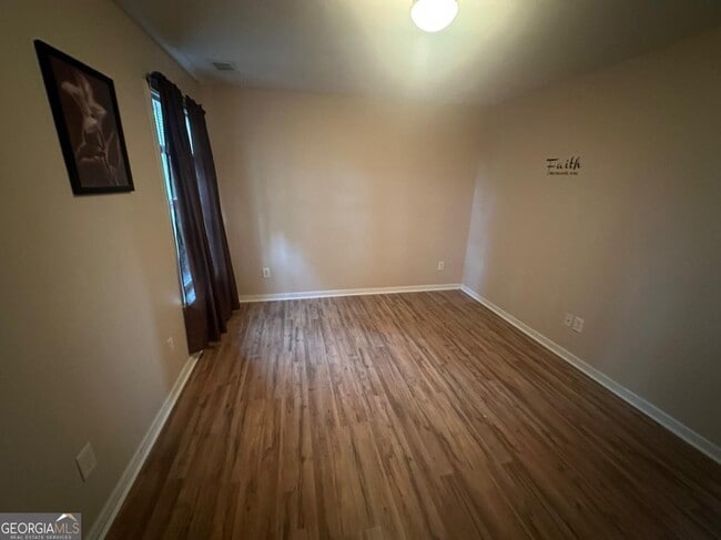 Building Photo - 61 Longwood Ct