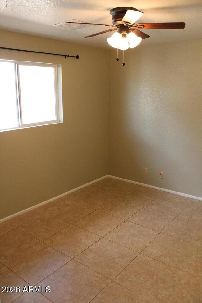 Building Photo - 1517 E Gemini Dr