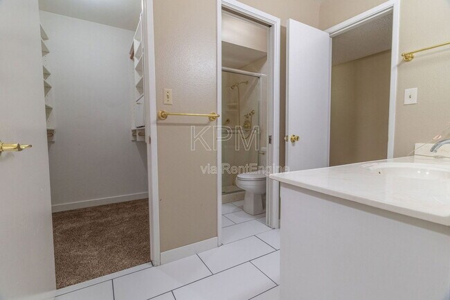 Building Photo - 1217 Aberdeen Ave