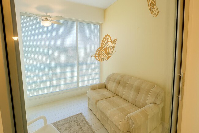 Building Photo - 3076 Cornwall D