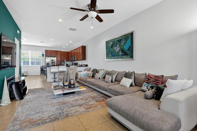 Building Photo - 2705 SW 119th Way