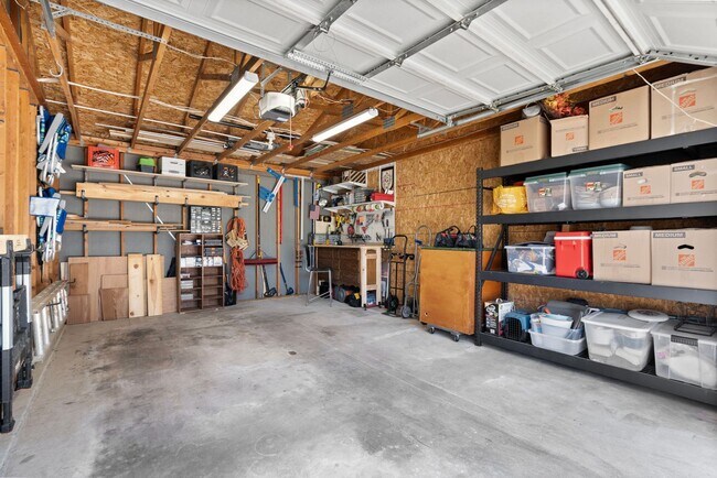 Building Photo - Best 2 Bed, 2 Bath Condo in Willow Ranch.
