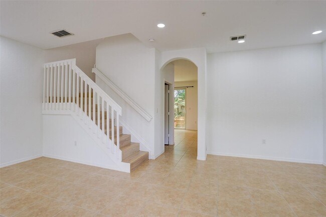 Building Photo - 2851 Prospect Rd