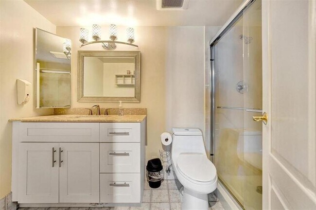 Building Photo - 100 Golden Isles Dr