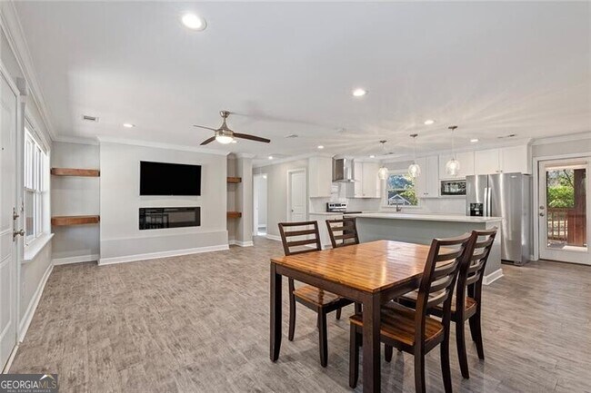 Building Photo - 1605 Carter Rd