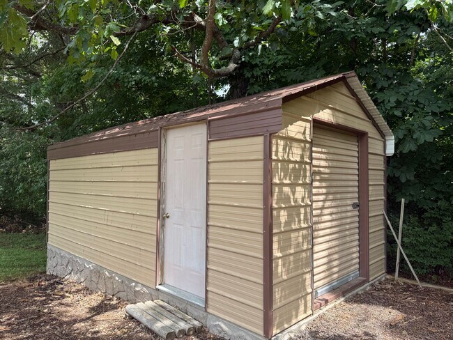 Building Photo - 2 Bedroom 2 Bath Mobile Home in Greeneville, TN