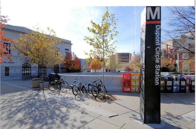 Building Photo - GORGEOUS JR ONE BEDROOM IN DOUPONT