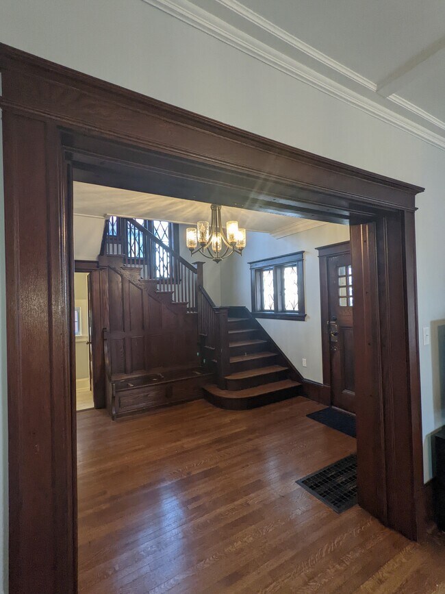 Building Photo - 171 Lincoln St