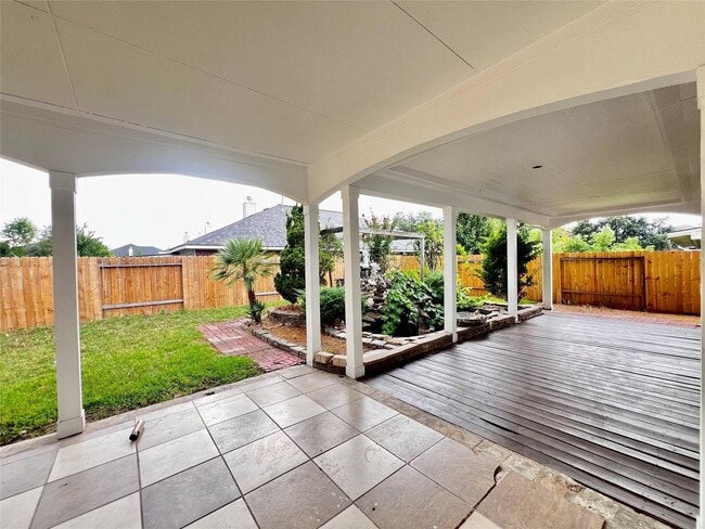 Building Photo - 11011 Christmas Fern St