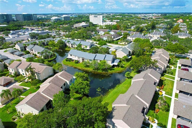 Building Photo - 2450 Heron Terrace