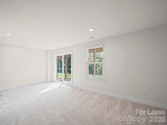 Building Photo - 9922 Oaklawn Blvd NW