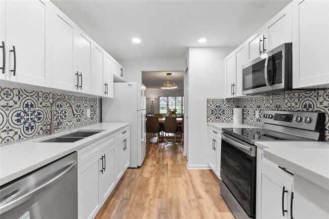 Primary Photo - 12750 SW 4th Ct