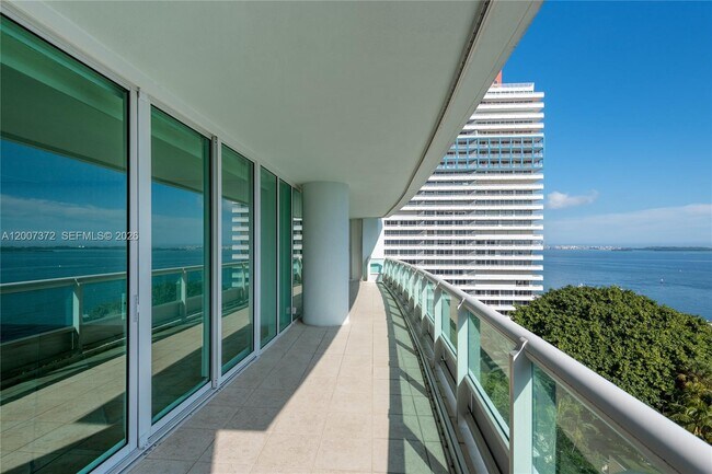 Building Photo - 1643 Brickell Ave