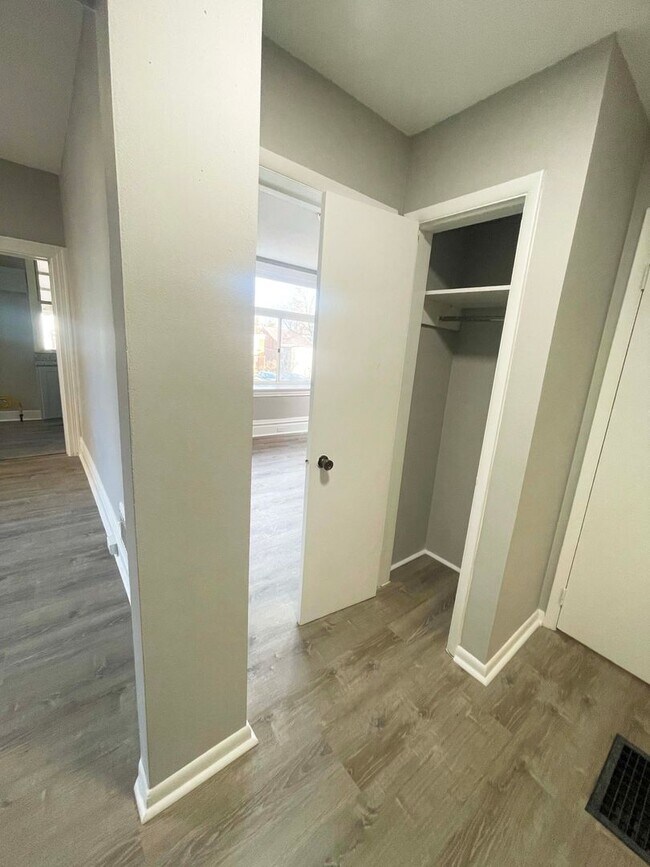 Building Photo - 62 N Bryant Ave