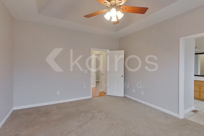 Building Photo - 605 Sophia Ct