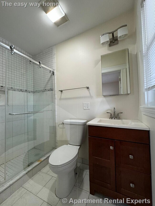 Building Photo - 65 Conwell Ave