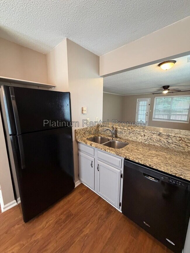 Building Photo - 5116 Laurel Bridge Ct SE
