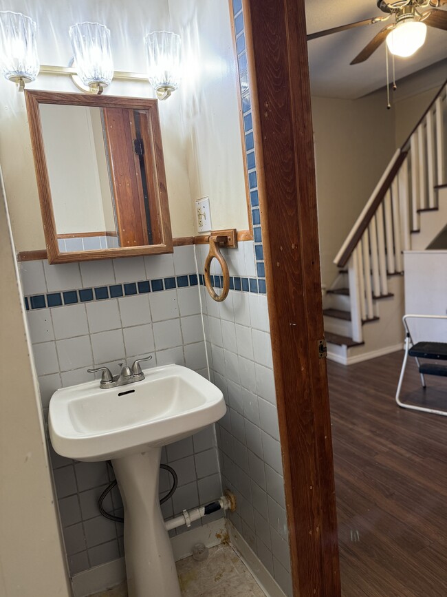 Bathroom Vanity - 7124 Glades Ave