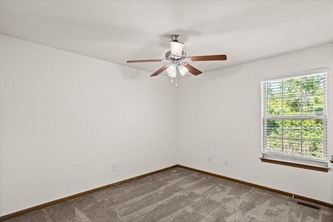 Building Photo - 701-703 Glenstone Dr.