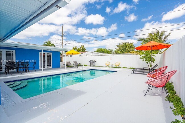 Building Photo - 7831 Hope St