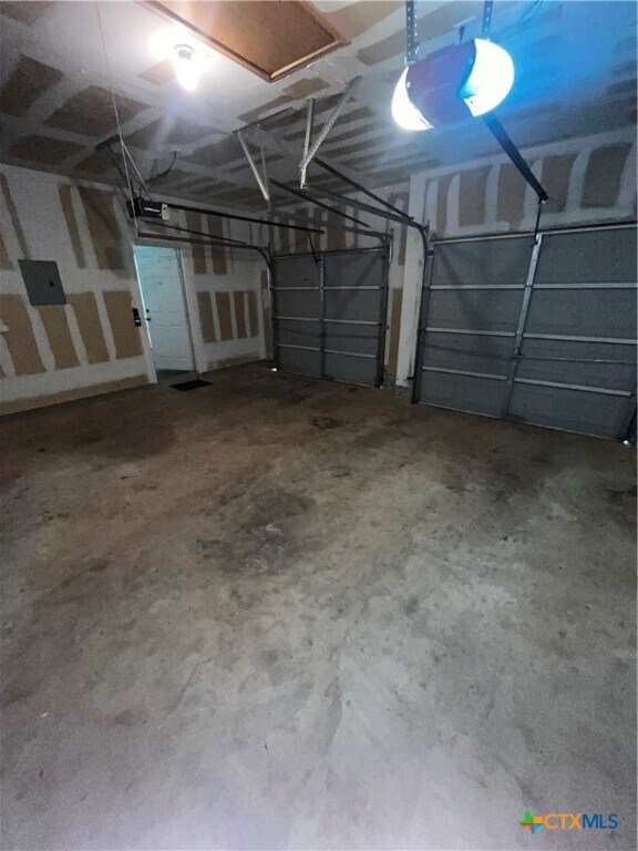 Building Photo - 2033 Northview Dr