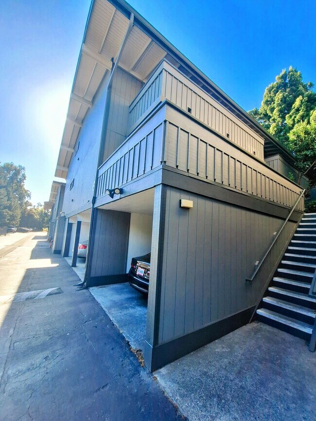 Building Photo - 150 Saratoga Ave