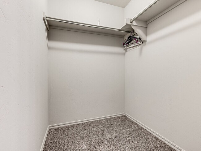 Building Photo - Cute home in Mustang schools + 3 bedrooms + 2 bathrooms