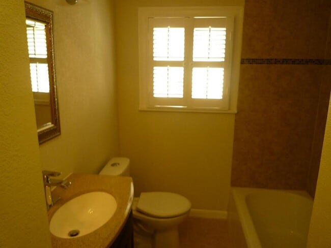 Building Photo - 4107 Riley St