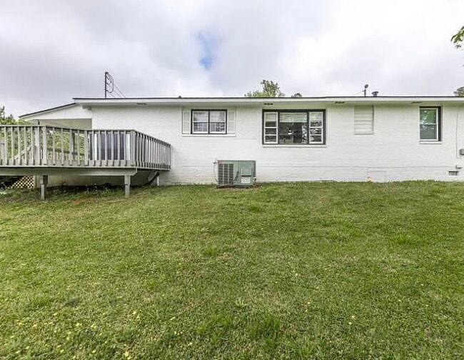 Building Photo - 4260 Villa Ave