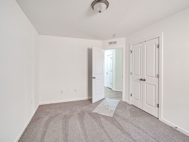 Building Photo - BRAND NEW HOME!