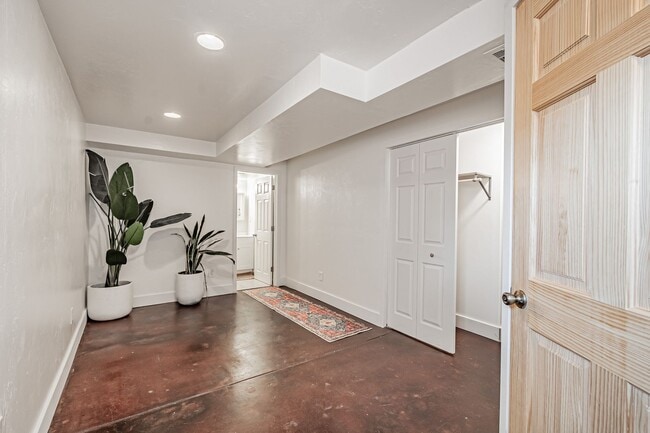 Building Photo - Affordable 4BD, 2BA East Denver Home